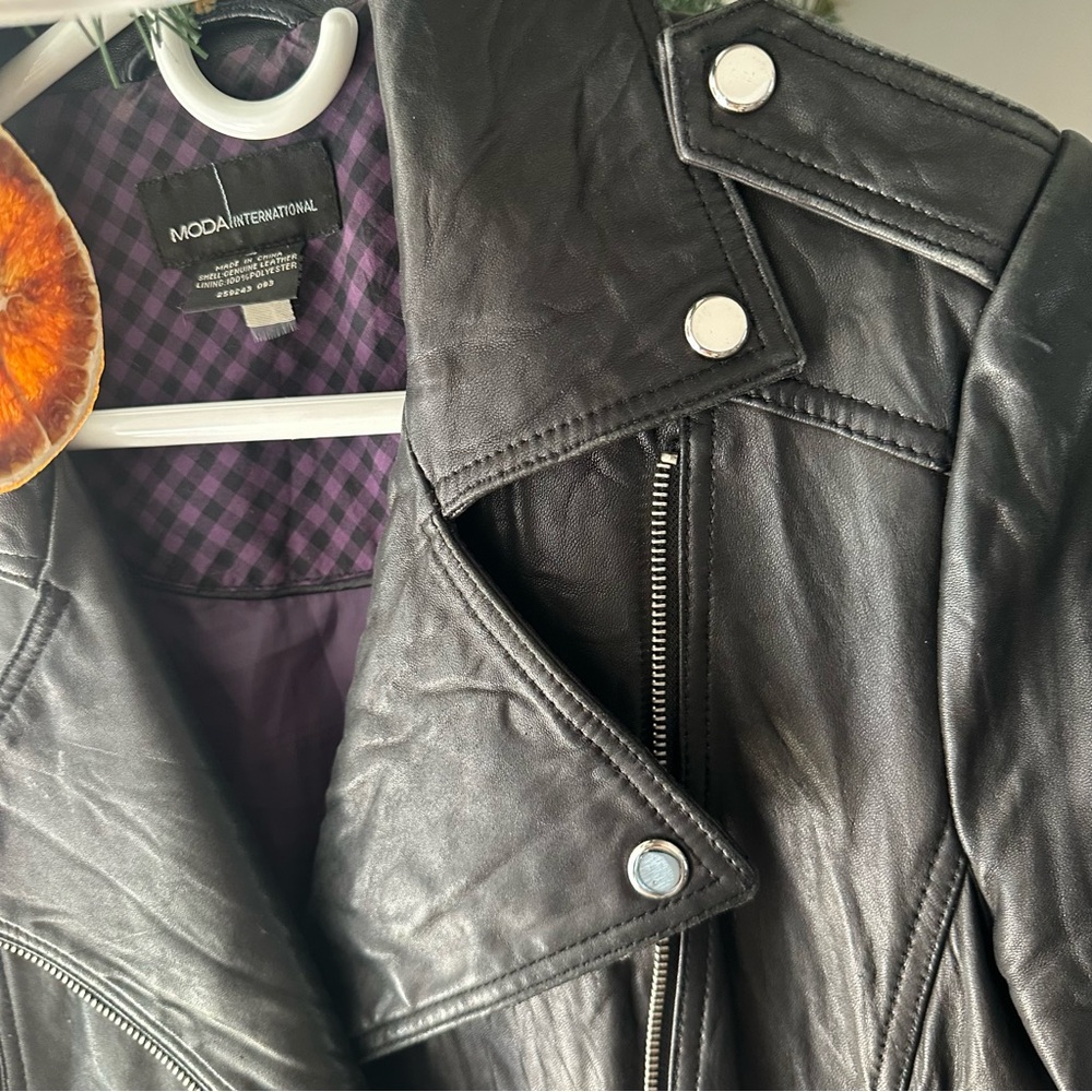 Moda International - Black Leather Moto with Purple and Black Checkered Lining - Picture 7 of 8